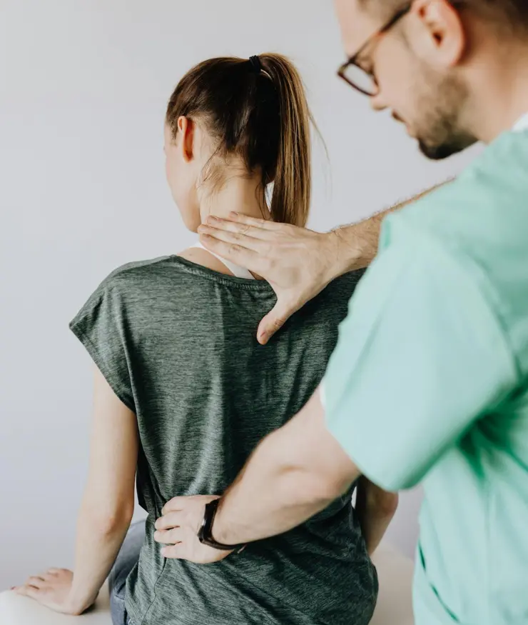 osteopata y paciente en sesion